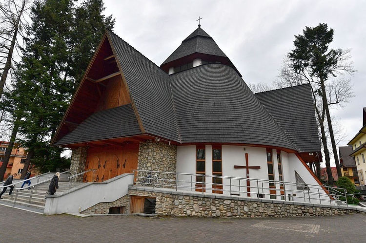 Groby Pańskie w zakopiańskich świątyniach 