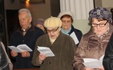 Z roku na rok coraz więcej osób w parafii św. Jakuba w Skierniewicach bierze udział w Ciemnej Jutrzni