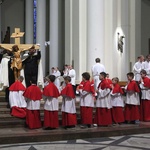 Liturgia Wielkiego Piątku w katowickiej katedrze