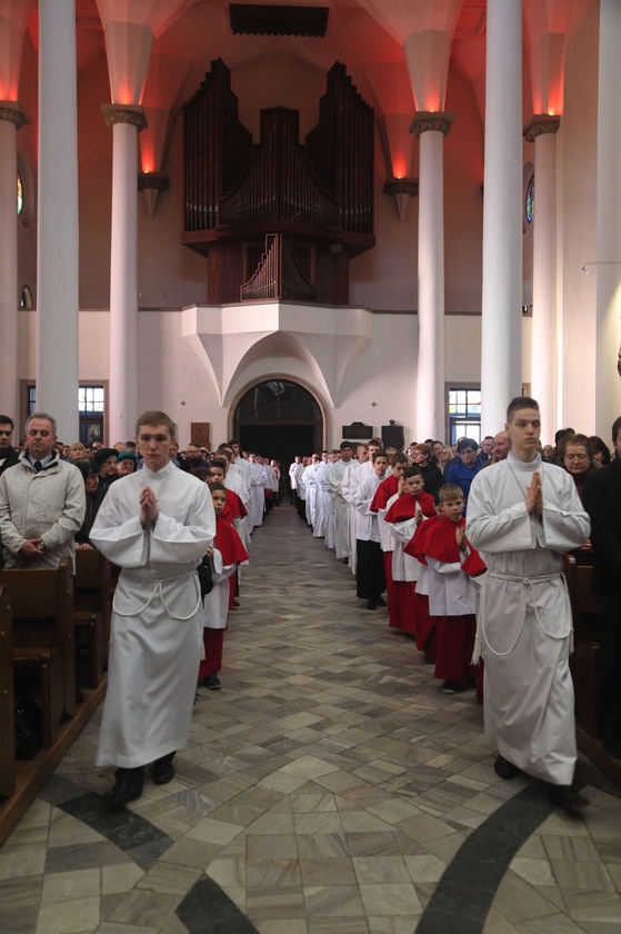 Liturgia Wielkiego Piątku w katowickiej katedrze