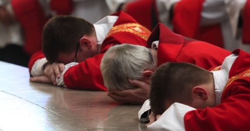 Liturgia Wielkiego Piątku w katowickiej katedrze