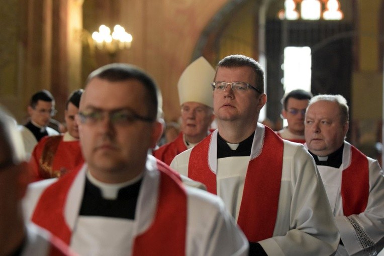 Wielki Piątek. Liturgia Męki Pańskiej w katedrze