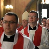 Wielki Piątek. Liturgia Męki Pańskiej w katedrze