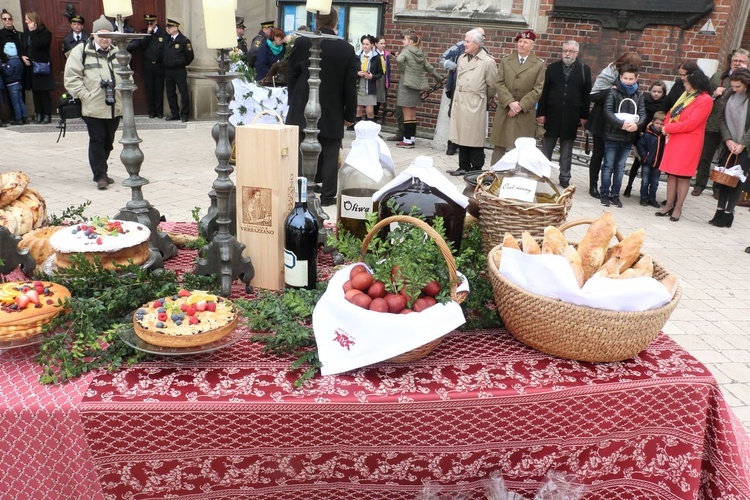 Święcenie pokarmów w Krakowie 2017, cz. 1