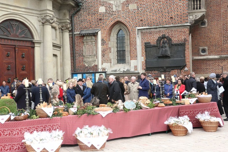 Święcenie pokarmów w Krakowie 2017, cz. 1