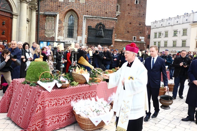 Święcenie pokarmów w Krakowie 2017, cz. 1