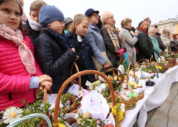 Święcenie pokarmów w Krakowie 2017, cz. 2