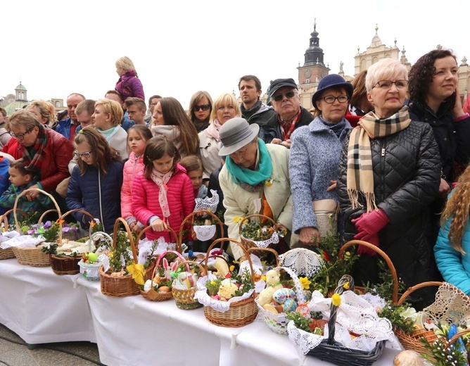 Święcenie pokarmów w Krakowie 2017, cz. 2