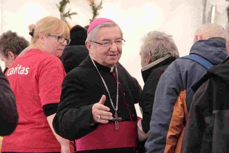 Wielkanocne śniadanie dla ubogich