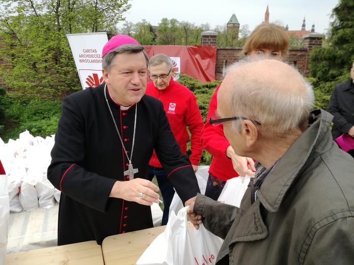 200 paczek dla najuboższych