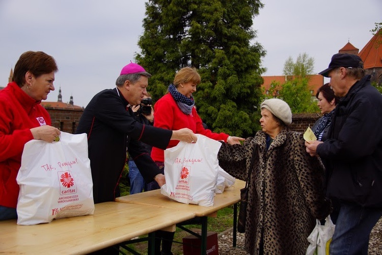 200 paczek dla najuboższych