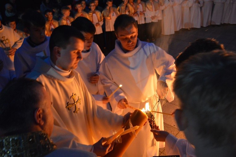 Liturgia Wielkiej Soboty w Nowym Targu - NSPJ