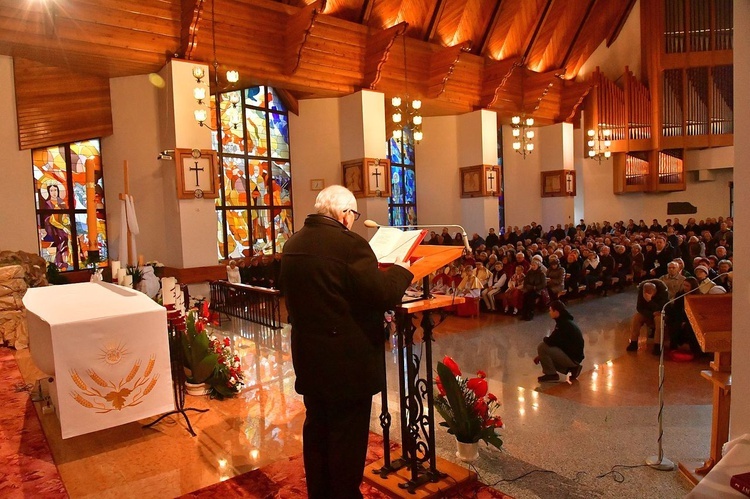 Liturgia Wielkiej Soboty w Zakopanem - św. Krzyż 