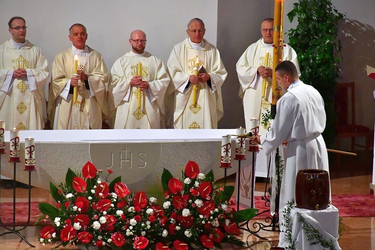 Liturgia Wielkiej Soboty w Zakopanem - św. Krzyż 