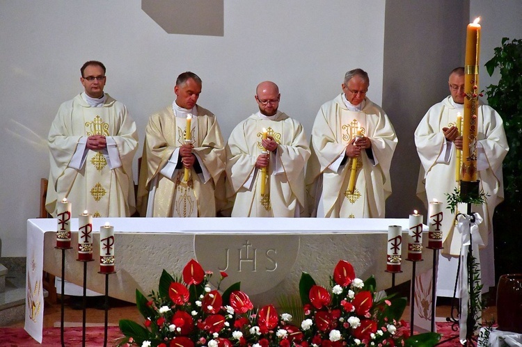 Liturgia Wielkiej Soboty w Zakopanem - św. Krzyż 