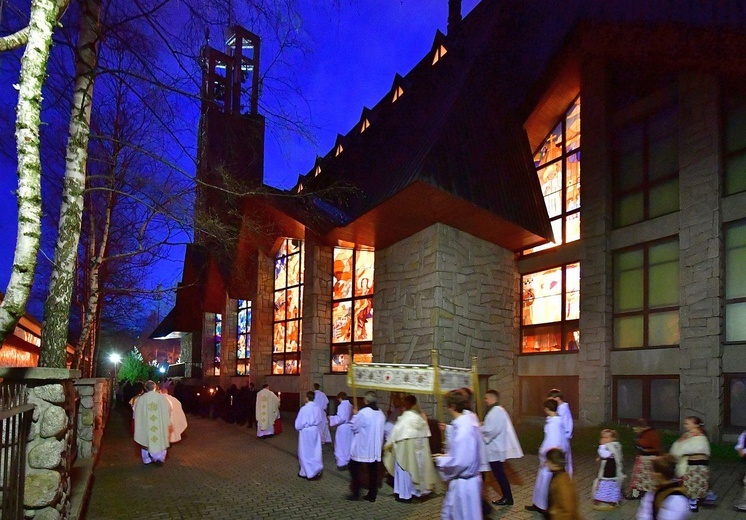 Liturgia Wielkiej Soboty w Zakopanem - św. Krzyż 