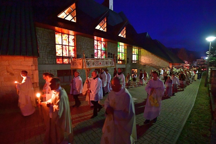 Liturgia Wielkiej Soboty w Zakopanem - św. Krzyż 