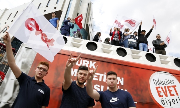 Turcja: Rozpoczęło się głosowanie w referendum konstytucyjnym