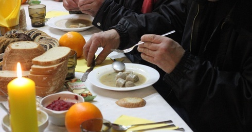 Caritas zaprasza do wielkanocnego stołu