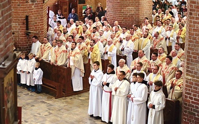 W Eucharystii wzięło udział ok. 250 kapłanów.