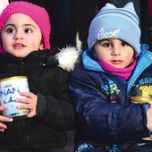 Ponad 70 proc. mieszkańców Aleppo żyje poniżej poziomu ubóstwa. Dotyczy to także  matek karmiących piersią, którym z niedożywienia  brakuje pokarmu. Stąd akcja „Mleko dla Aleppo”. 