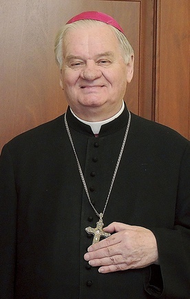 ▲	Biskup Tadeusz Rakoczy w 25. roku swojej sakry biskupiej.