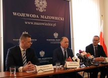 W konferencji prasowej udział wzięli (od lewej): Artur Standowicz, Zdzisław Sipiera, Krzysztof Murawski, kierownik delegatury Mazowieckiego Urzędu Wojewódzkiego w Radomiu