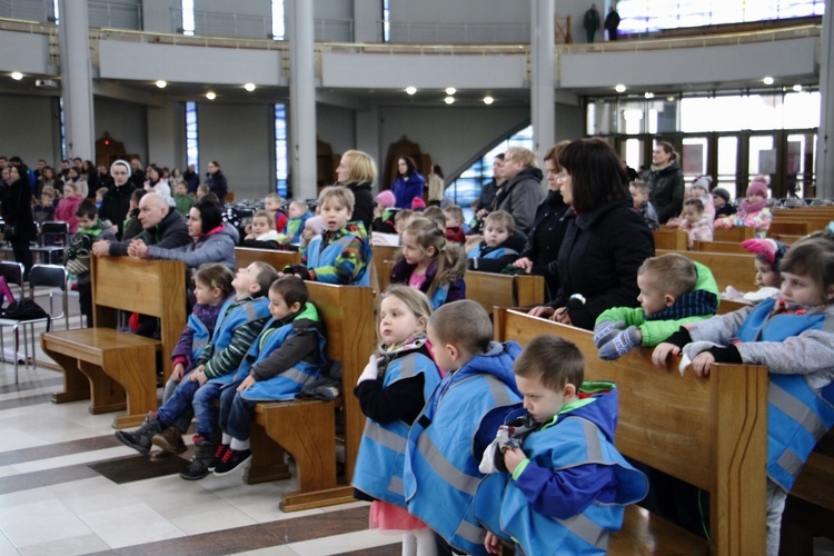 Pielgrzymka przedszkolaków do sanktuarium Bożego Miłosierdzia w Łagiewnikach - 19 kwietnia 2017