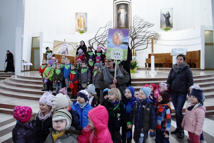 Pielgrzymka przedszkolaków do sanktuarium Bożego Miłosierdzia w Łagiewnikach - 19 kwietnia 2017