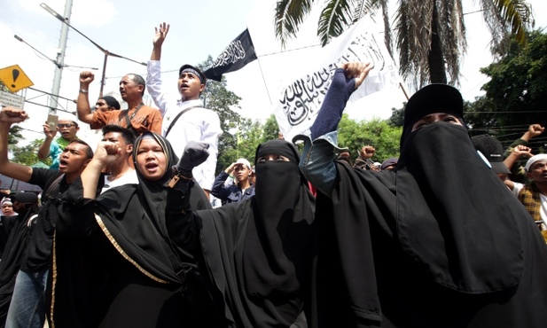 Prokuratura żąda kary więzienia dla chrześcijańskiego gubernatora Dżakarty