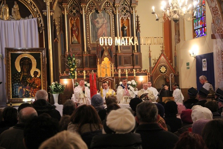 Powitanie ikony MB Częstochowskiej w Strzegocinie