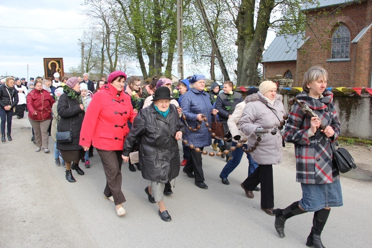 Powitanie ikony MB Częstochowskiej w Strzegocinie