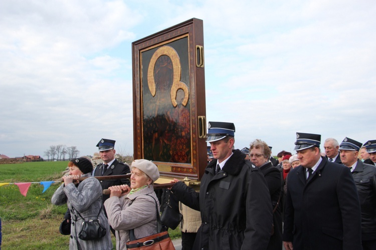 Powitanie ikony MB Częstochowskiej w Strzegocinie