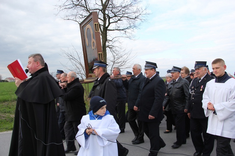 Powitanie ikony MB Częstochowskiej w Strzegocinie