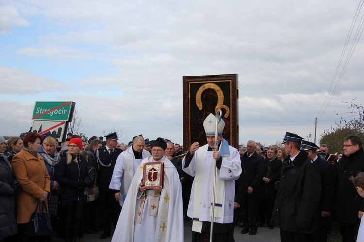 Powitanie ikony MB Częstochowskiej w Strzegocinie