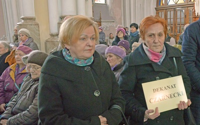 Jako pierwszy w szeregu dekanatów diecezji radomskiej do ustawicznej modlitwy staje dekanat czarnecki