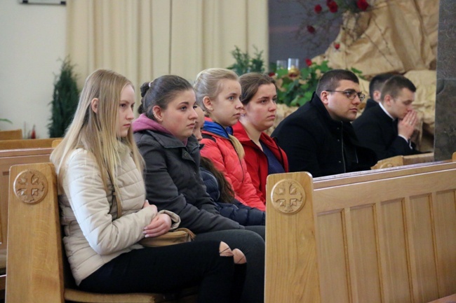 Pielgrzymka bierzmowanych do skarżyskiej Ostrej Bramy