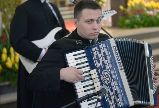 Pielgrzymka bierzmowanych do skarżyskiej Ostrej Bramy