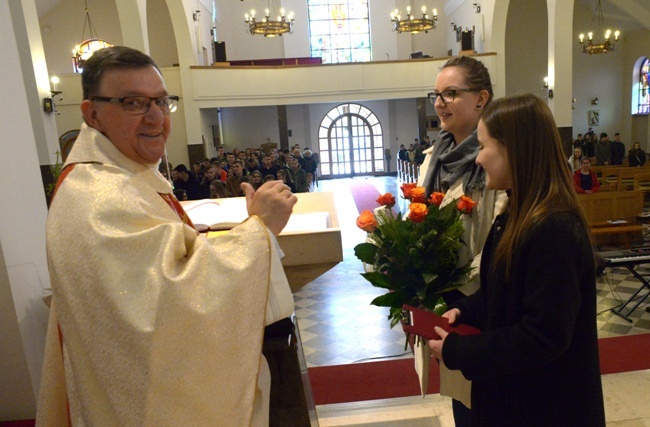 Pielgrzymka bierzmowanych do skarżyskiej Ostrej Bramy