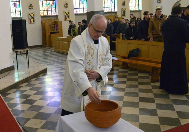 Pielgrzymka bierzmowanych do skarżyskiej Ostrej Bramy