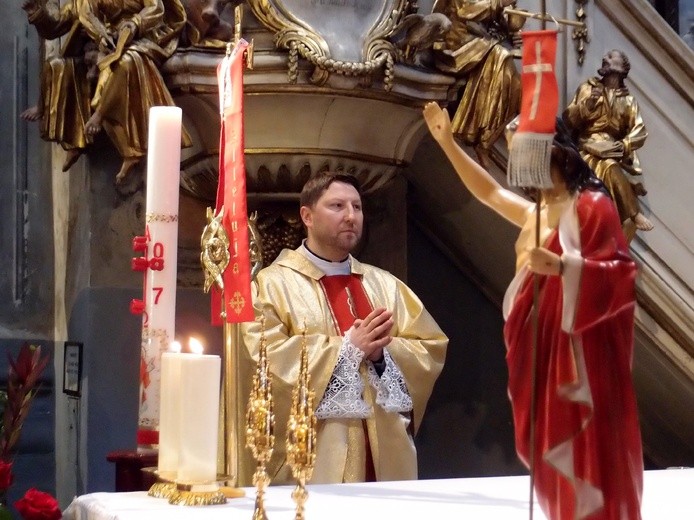 Wprowadzenie relikwii św. Faustyny i św. Jana Pawła II do kościoła św. Piotra w Lublinie