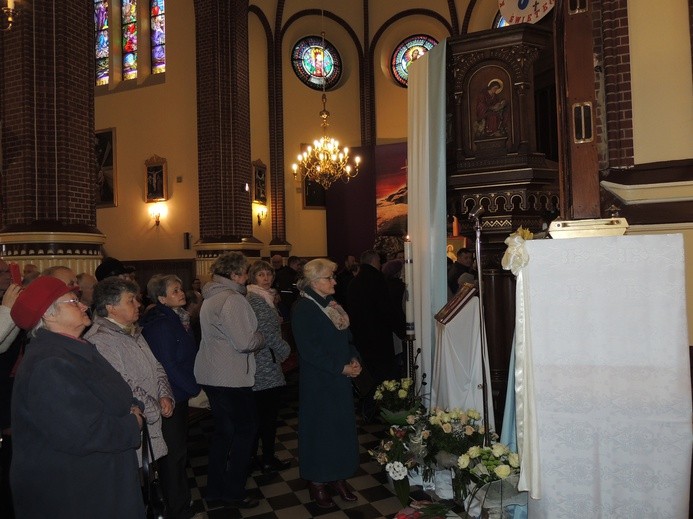 Powitanie ikony MB Częstochowskiej w parafii św. Stanisława w Kutnie