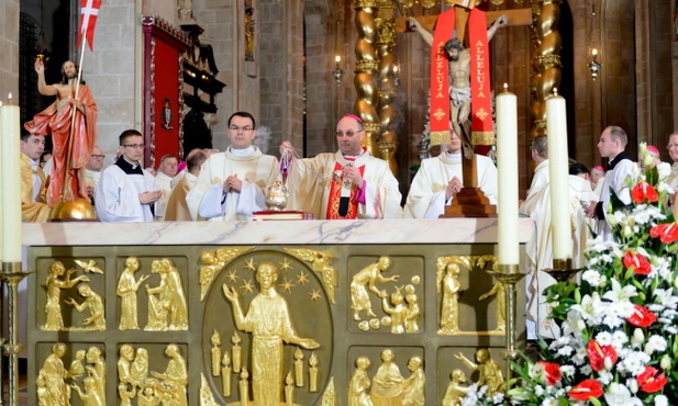 Nie przezwyciężymy kryzysu, jeśli nie uklękniemy