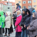 Koronka do Bożego Miłosierdzia na rynku w Koszalinie