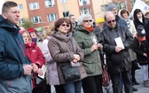 Koronka do Bożego Miłosierdzia na rynku w Koszalinie