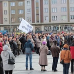 Koronka do Bożego Miłosierdzia na rynku w Koszalinie