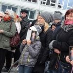 Koronka do Bożego Miłosierdzia na rynku w Koszalinie