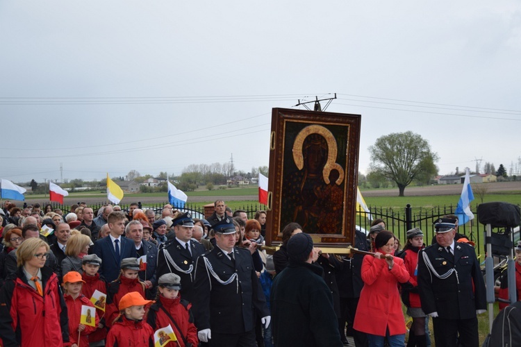 Powitanie ikony MB Częstochowskiej w Kutnie-Dybowie