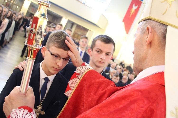 Bierzmowanie w sądeckiej Helenie