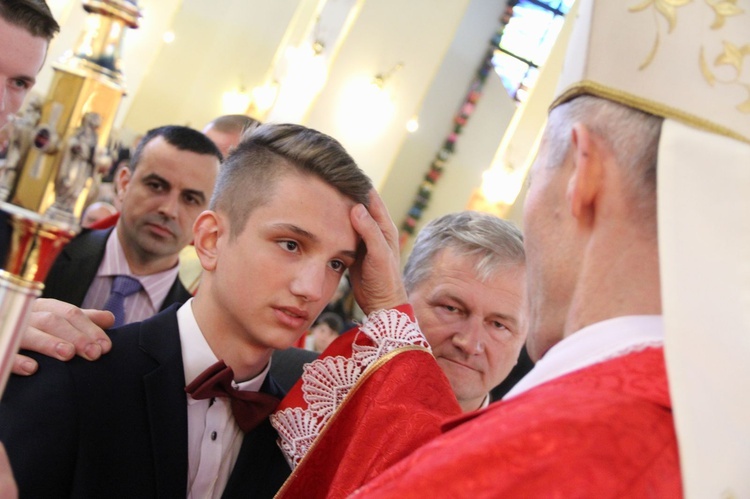 Bierzmowanie w sądeckiej Helenie